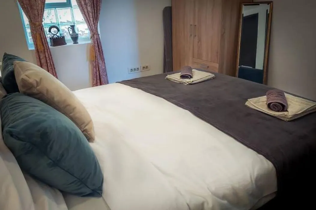 Beautiful Apartment For Two With A Pool Rovinjsko Selo Apartahotel